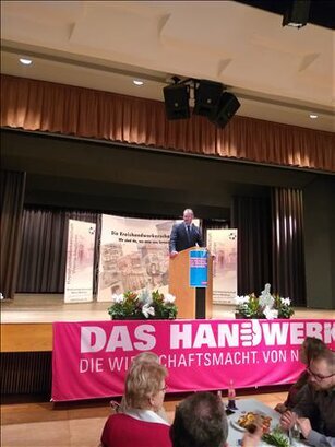 Bild 08 Part 2 Meisterfeier