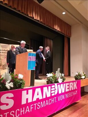 Bild 18 Part 2 Meisterfeier